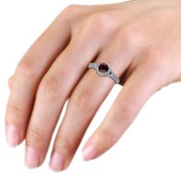 Red Garnet i dijamantni rušni zaručni prsten 1. CT TW u 14k bijelo zlato .Size 7