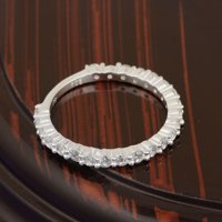 Okrugli oblik bijeli CZ dragi sterling srebrni napola vječno vjenčani prsten