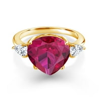 Gem Stone King 18K žuti pozlaćeni srebrni crveni Crveni stvorio rubin i bijeli moissitni prsten za žene