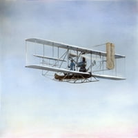Orville Wright u letu Norville Wright American Aviation Pioneer koji leti oko statue slobode u Njujorškom luku u nafti nad fotografijom snimljene sa vrha statue