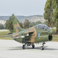 Hellenic Air Force Ta-Corsair II u zračnom bazi Araxos, Grčka. Print plakata
