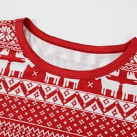 Peyan Božić koji odgovara porodičnoj pidžami postavlja crvene vilice za ispisane vrhove i hlače za spavanje