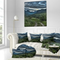 Art DemandArt 'Giants Castle Hills' Pejzaž izbaci jastuk za fotografiranje. In. Medium