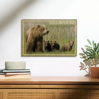 Yellowstone, Grizzly medvjedić i mladunče Lanter Press Photography Brech Wood Zidni znak